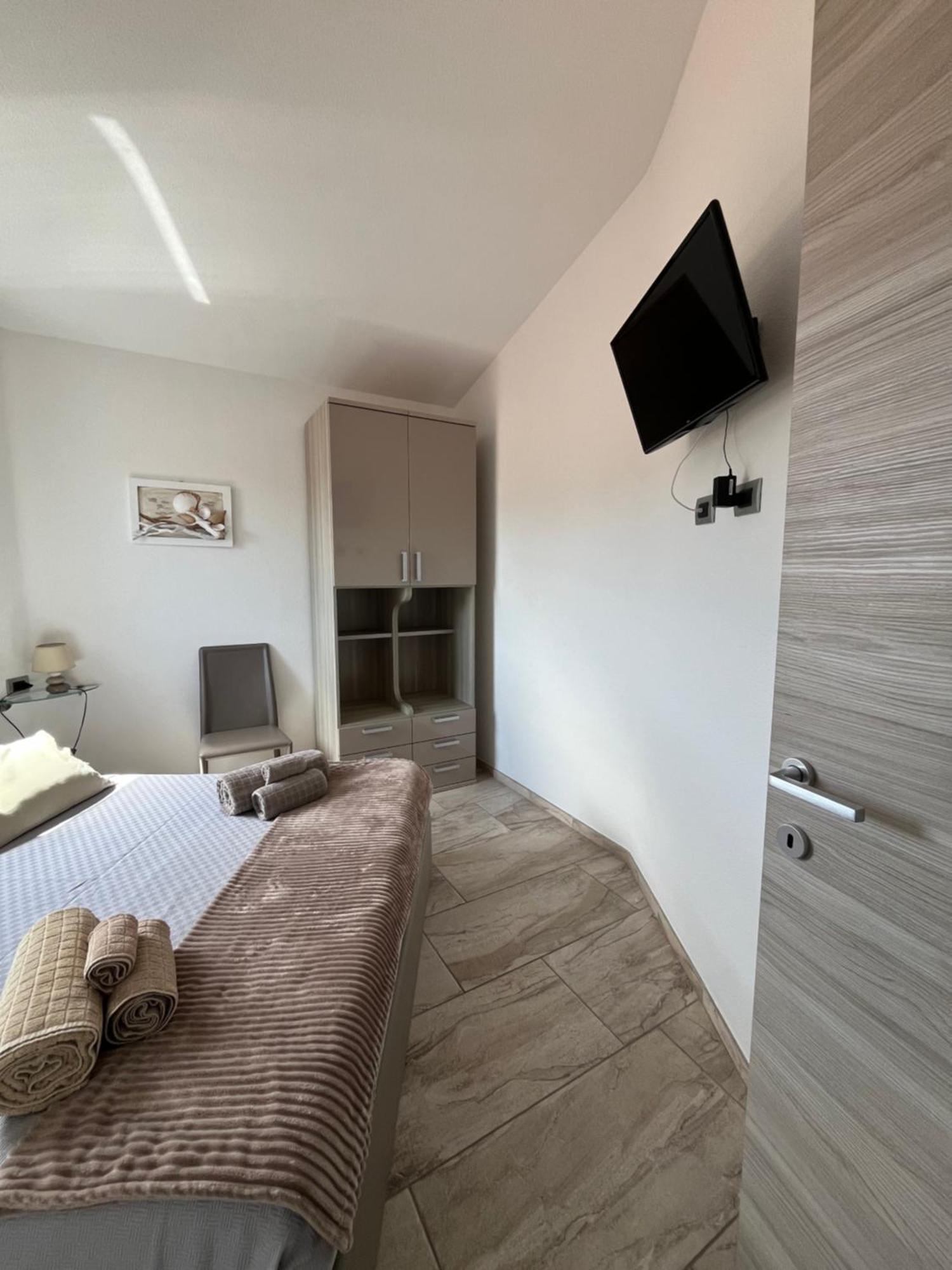 B&B Florian San Teodoro  Εξωτερικό φωτογραφία